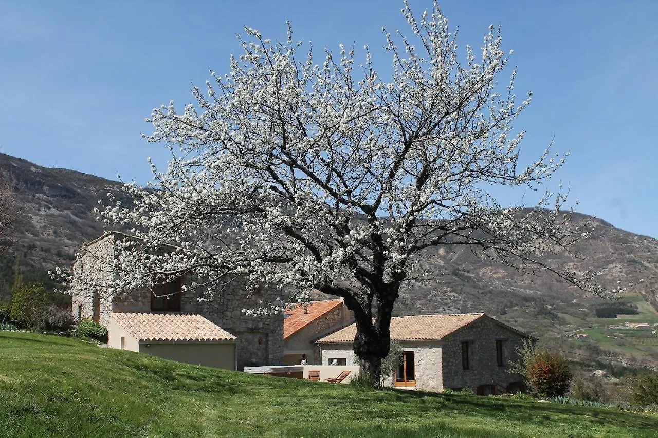 Entre Terre Et Ciel Bed & Breakfast Remuzat